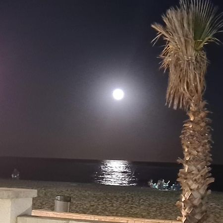 Apartamento Primera Linea Mar Cambrils Cerca Puerto Exterior foto